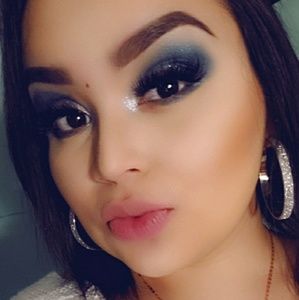 Meet your Posher, Mayela